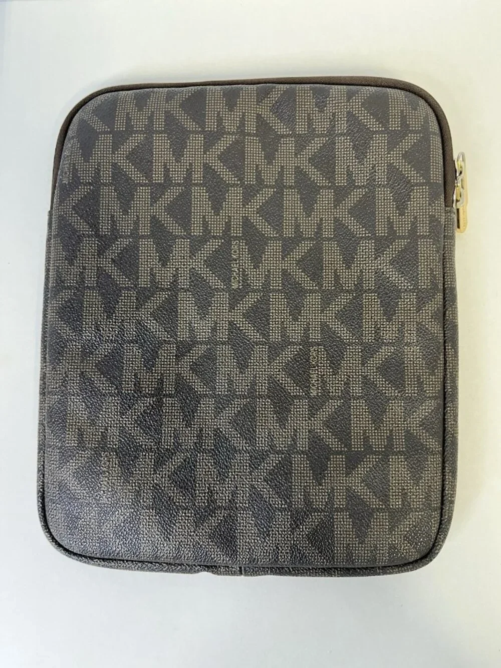Michael Kors Brown Logo Print iPad Case Zip Around Fits Aprox 7 X 9 in Beautiful